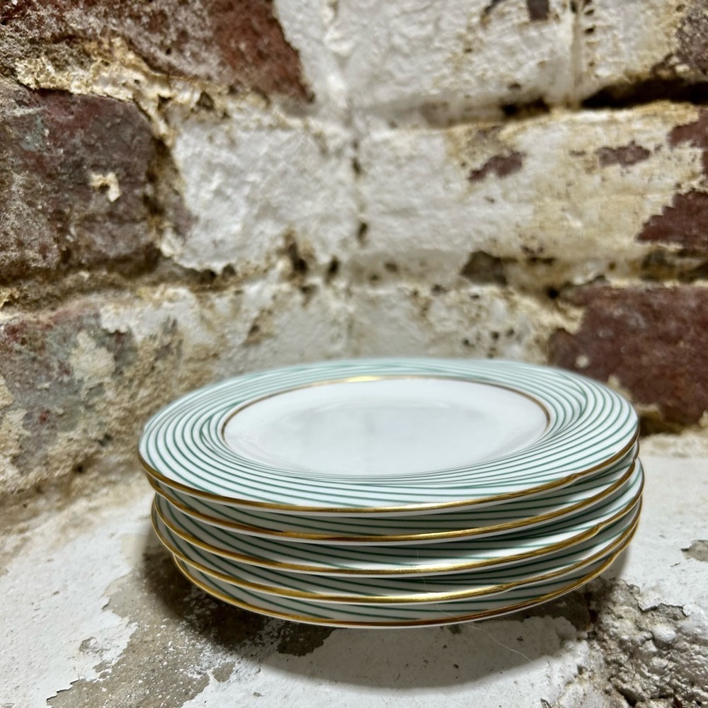 Set of 5 Nina Ricci Plasier De La MAISON green white and gold porcelain plates. - Picture 4 of 9